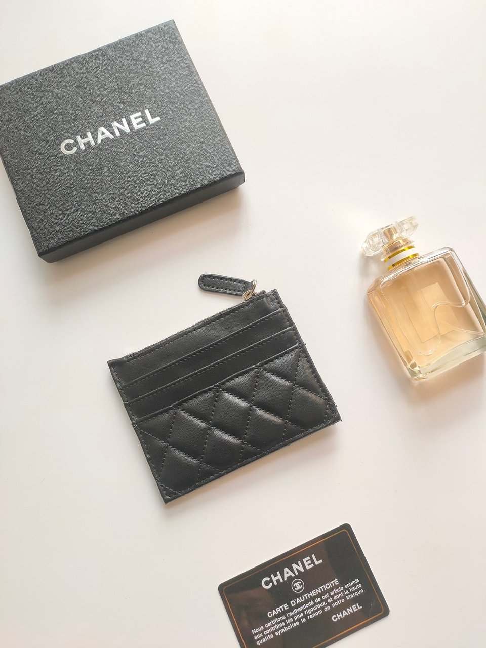 Chanel Zipped Card Holder 11.5 Black Calfskin Gold Icon view 5