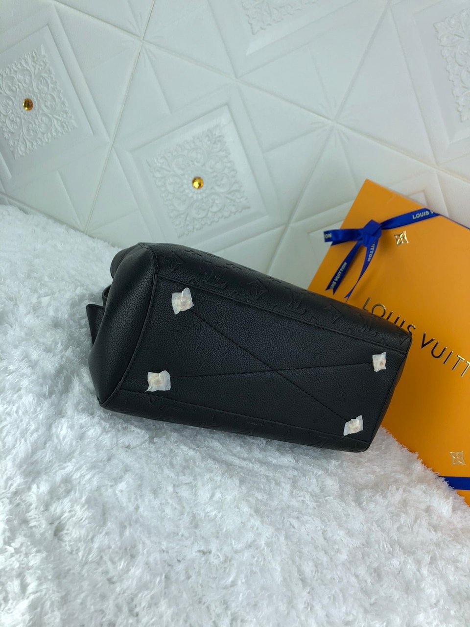 Louis Vuitton Montaigne Bb Empreinte Noir Black 33Cm view 8