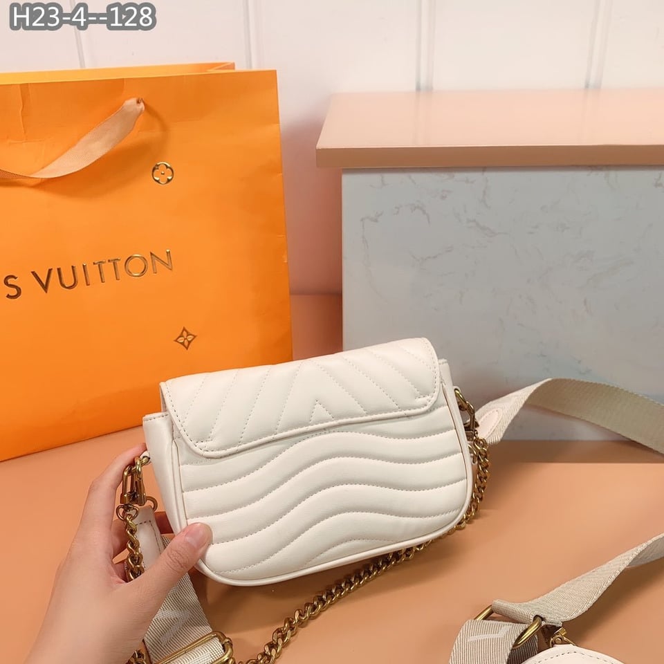 Louis Vuitton New Wave Multi Pochette White 20Cm M56471 view 5