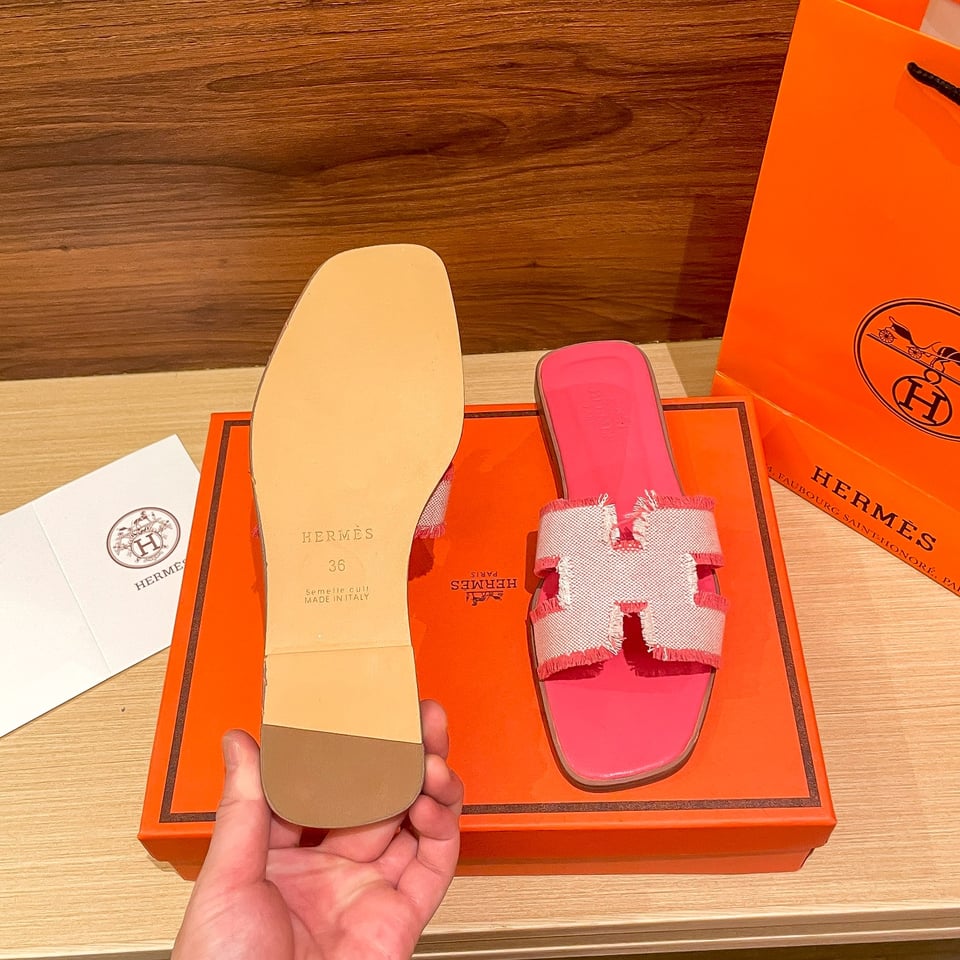 Hermes Oran Sandal Pink H231095Z C5350 view 4