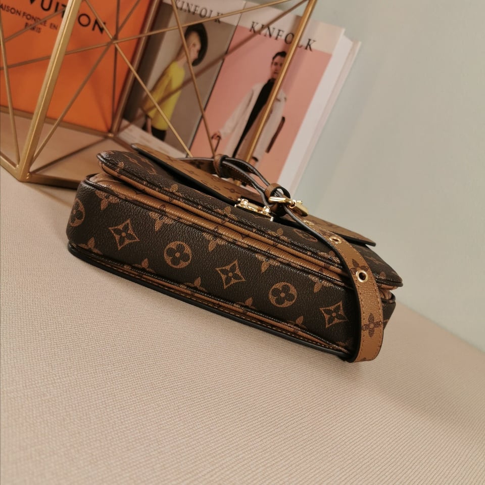 Louis Vuitton Pochette M Tis 27 Cm view 5