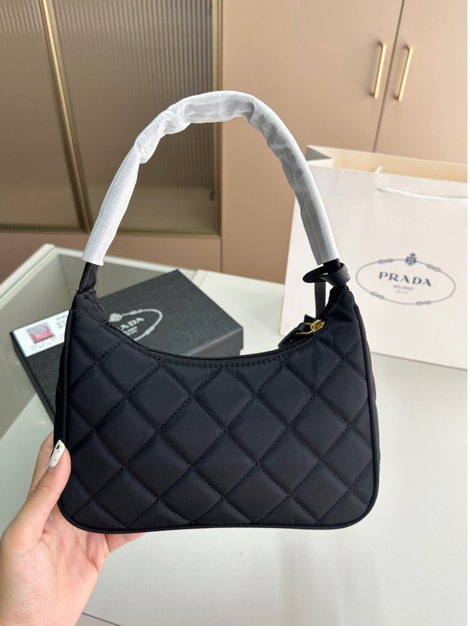Prada Contenitore Maniglia Tessutu Nylon Quilted Shoulder Bag Black 21Cm view 3