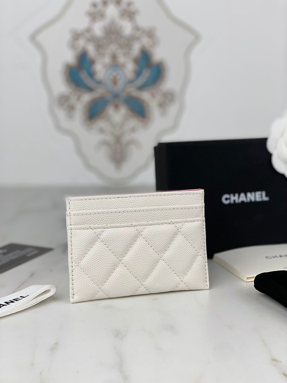 Chanel Card Holder 19.5 White Grained Calfskin Gold Icon view 7