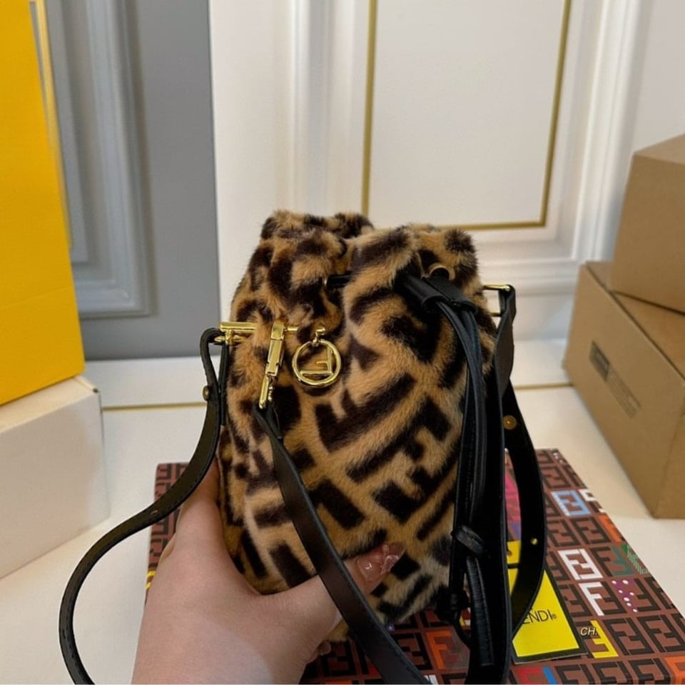Fendi Mon Tresor Sheepskin Bag Brown 20Cm view 5