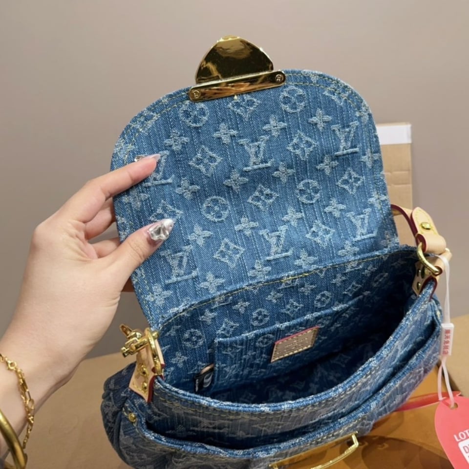 Louis Vuitton Sunset Monogram Denim Blue 26Cm M46829 view 3