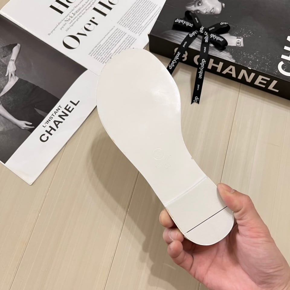Chanel Thong Slide White Camellia Cc Logo Bow White view 4