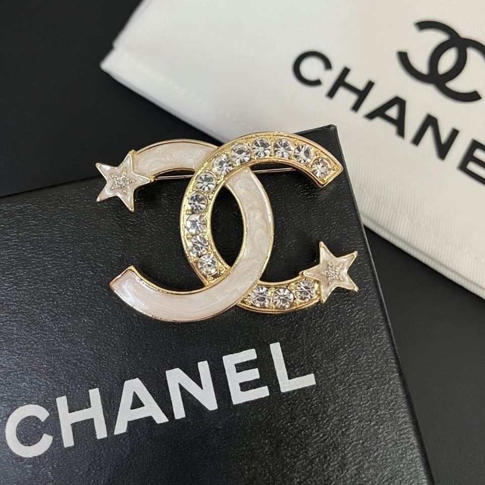 Chanel Cc Brooch Gold With Two Small Stars view 2