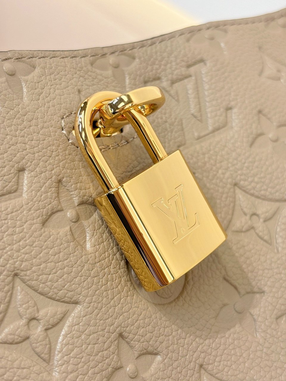 Louis Vuitton LV Anytime MM Monogram Empreinte Bag Tourterelle Gray M14658 42cm/ 16.5in view 13