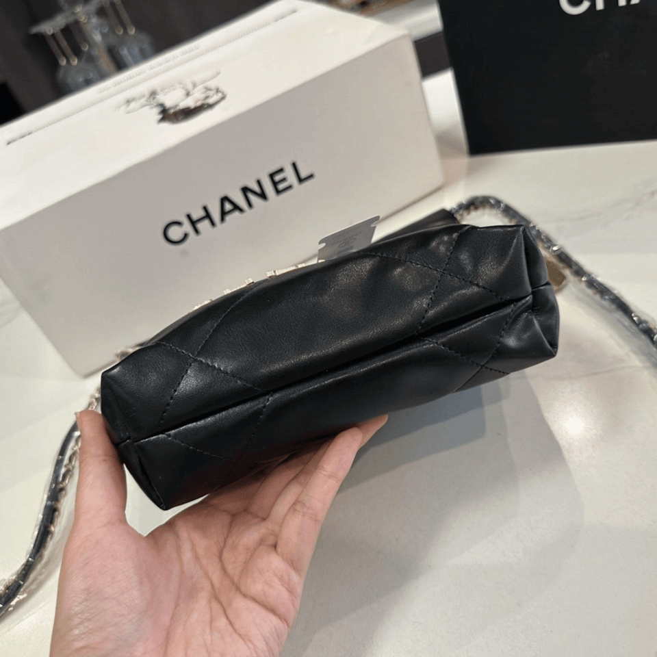 Chanel Pearl Chain Mini Vintage Gold Bag 20cm/7.9in view 8