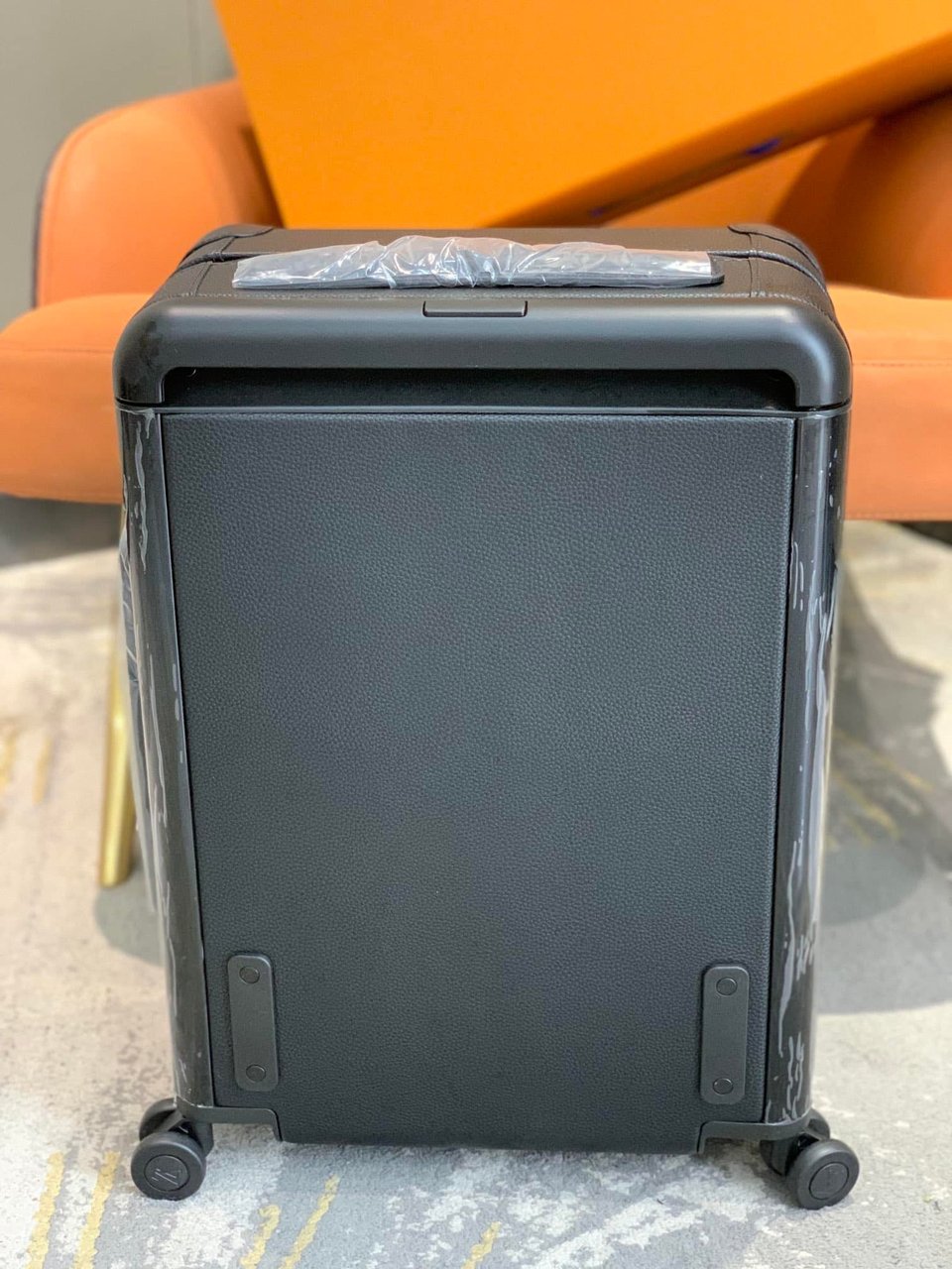 Louis Vuitton Horizon 55 Suitcase Grained Leather Black 55Cm M10240 view 10