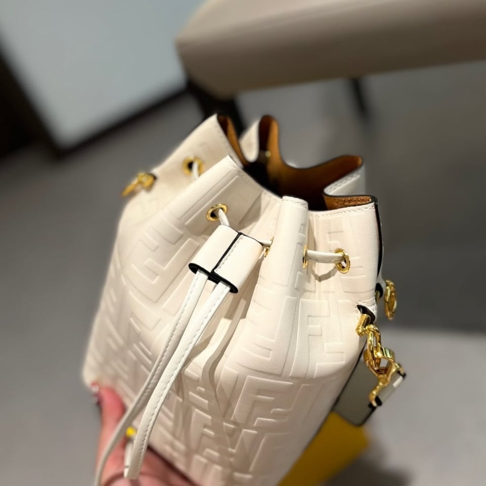 Fendi Mon Tresor Mini Bucket Bag White 16Cm view 7