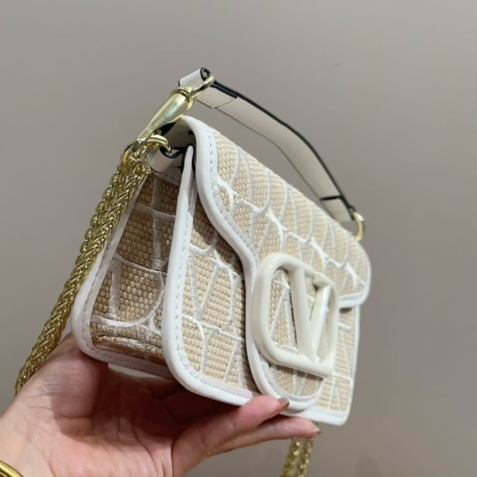 Valentino Valentino Garavani Locò Toile Iconographe Raffia Shoulder Bag Natural 20Cm view 6