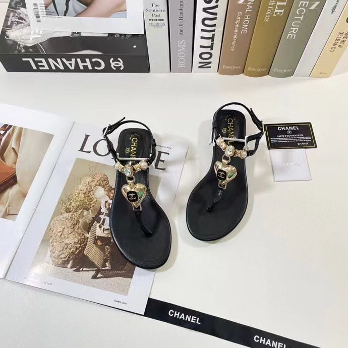 Chanel Shiny Pearl Crystal Cc Heart Thong Sandals Black G39674 X01000 94305 view 5