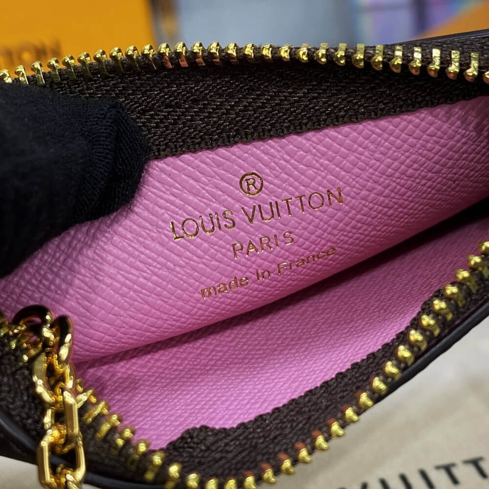 Louis Vuitton Christmas Animation 2022 Key Pouch Pink view 9