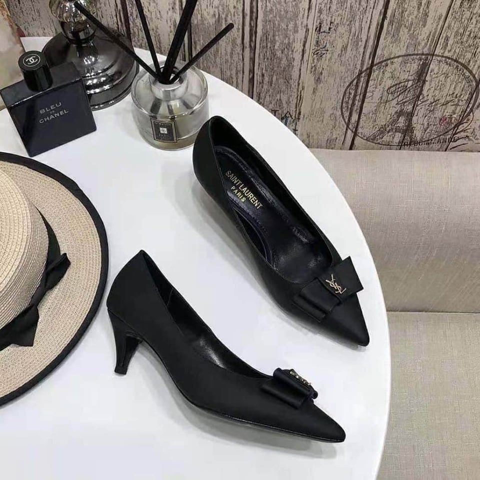 Saint Laurent Women’S Anais Bow Pumps In Black view 7
