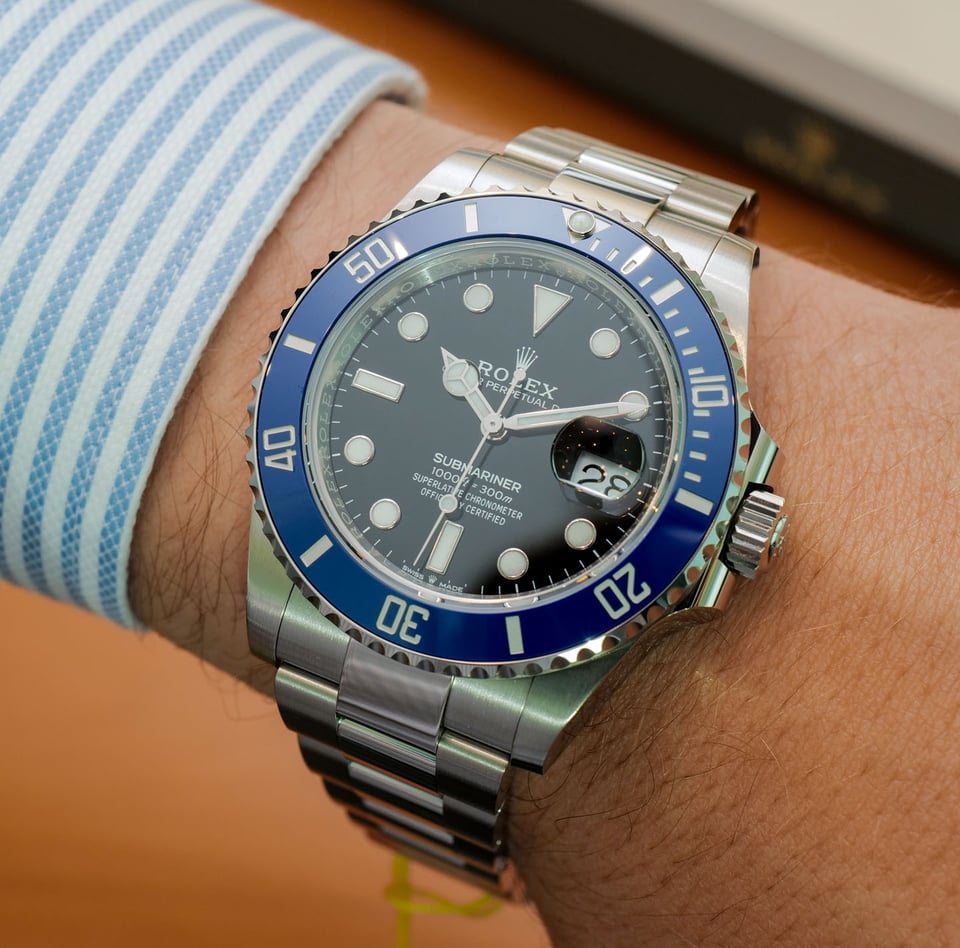 Rolex Submariner 41mm Black Dial 126619LB view 12
