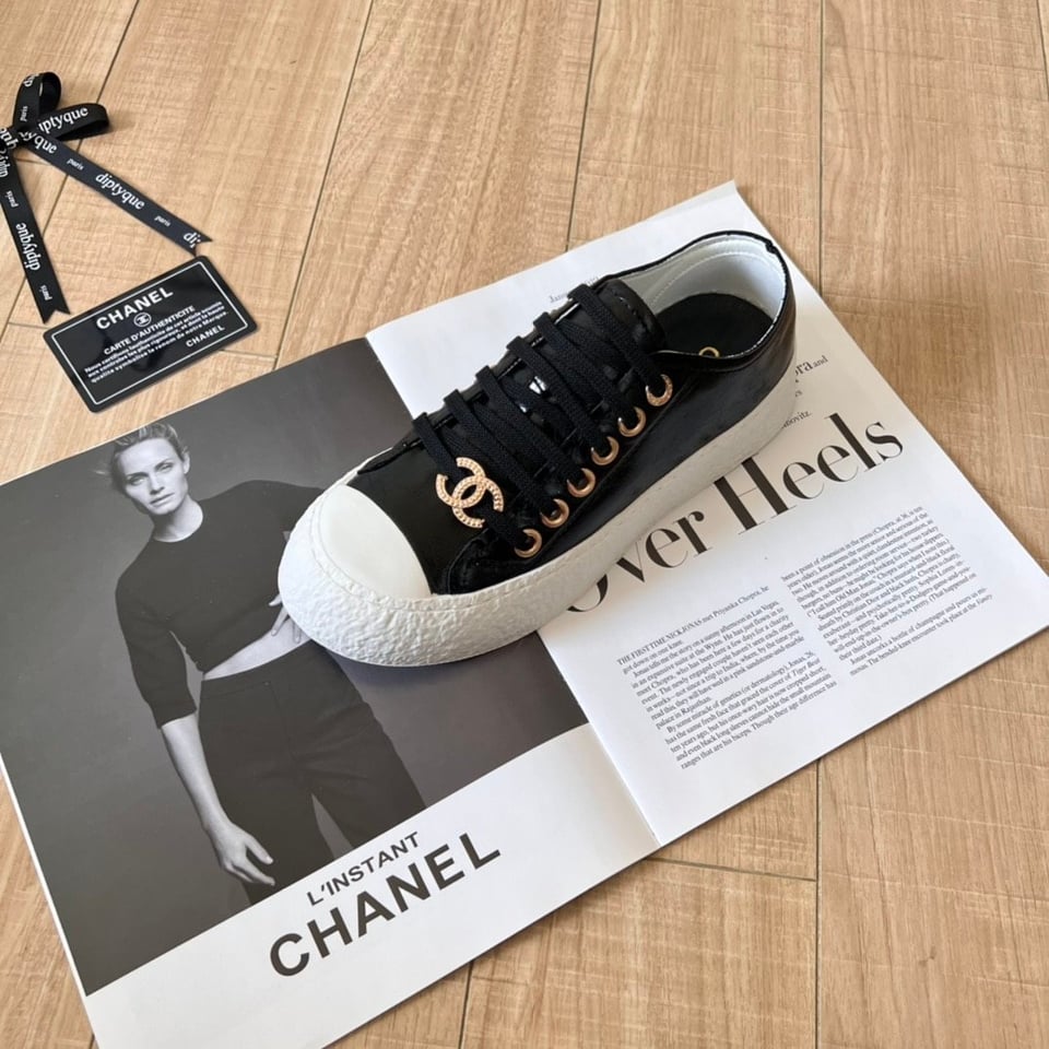 Chanel Women’S Sneakers Cc Trainers In Black view 8