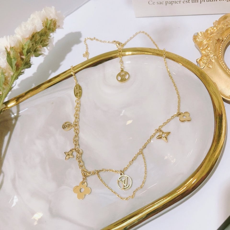 Louis Vuitton Blooming Supple Necklace Gold M90736 view 4