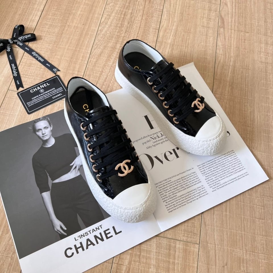 Chanel Women’S Sneakers Cc Trainers In Black view 3