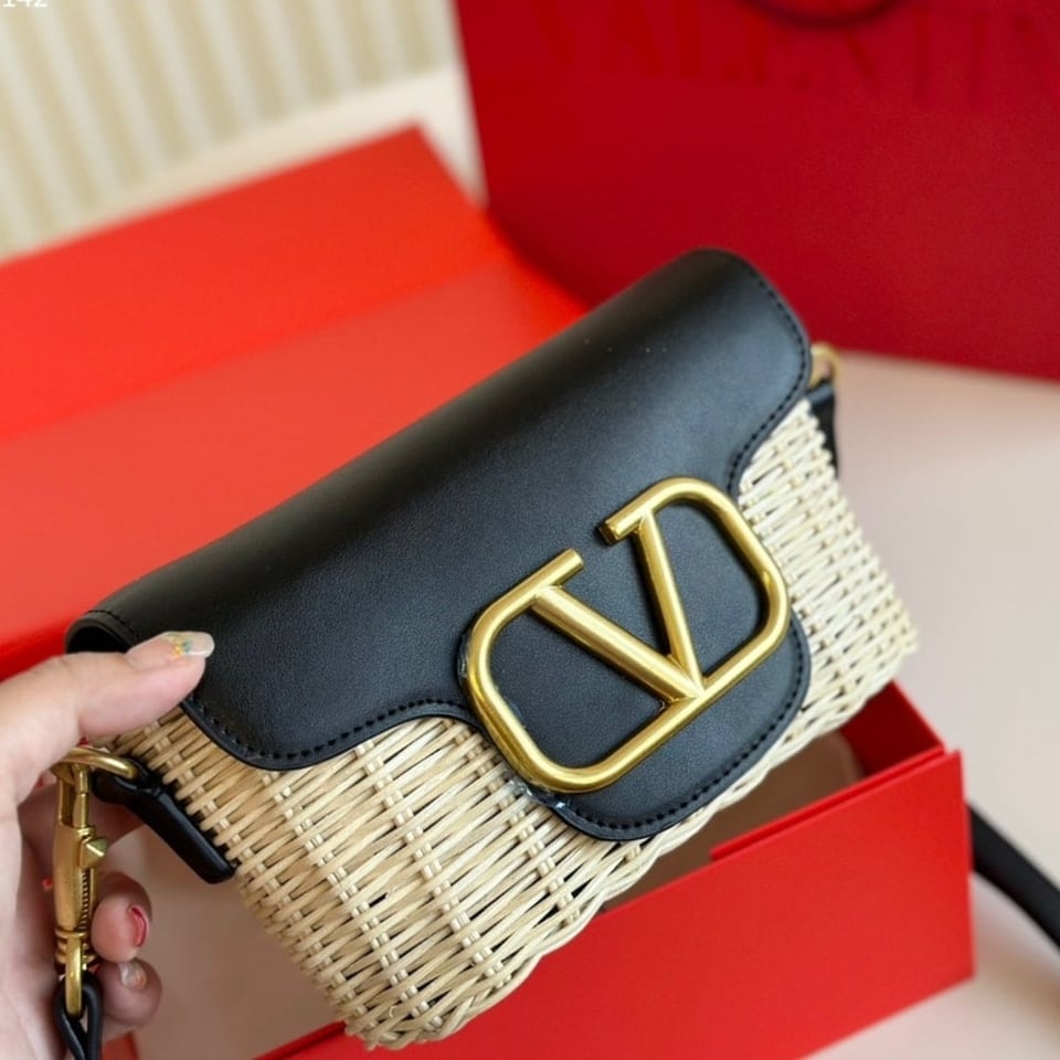 Valentino Loco Vlogo Flap Straw Shoulder Bag Black18Cm view 3