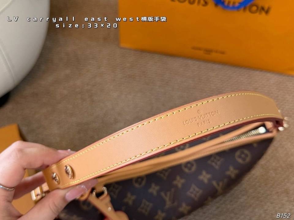 Louis Vuitton CarryAll East West Bag Monogram Canvas 36cm M28101 view 8