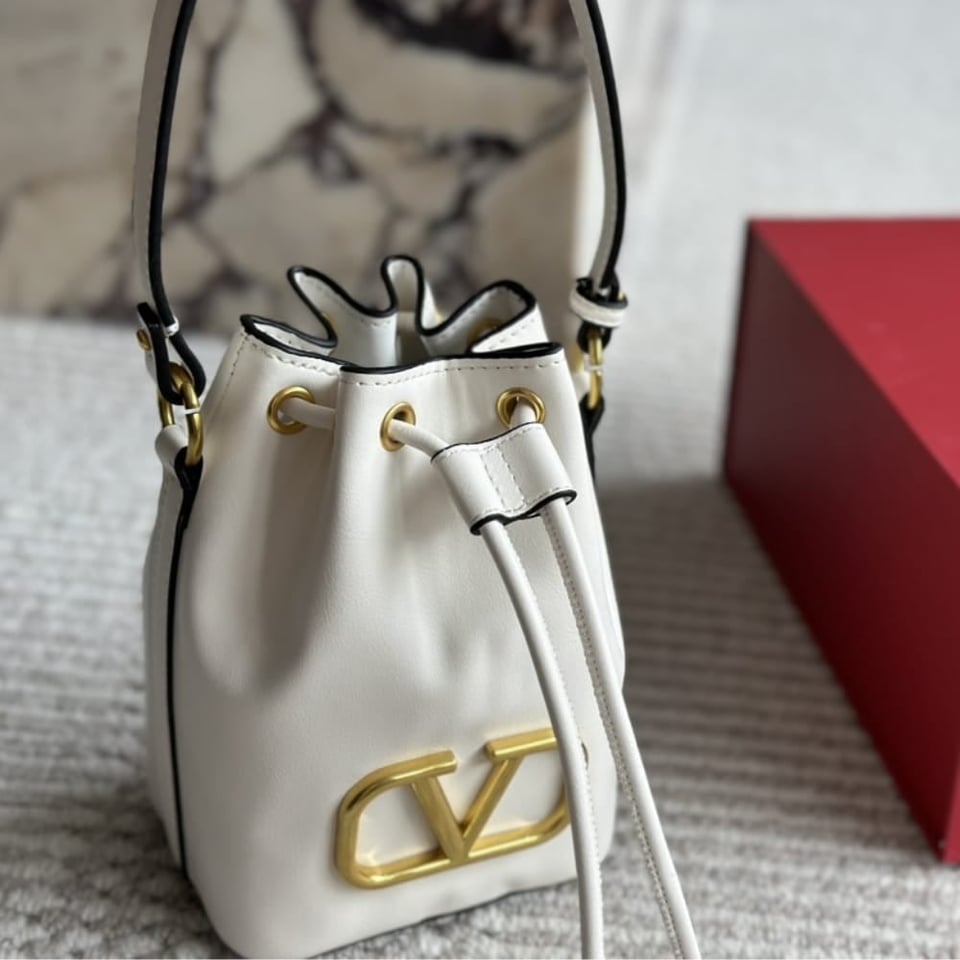 Valentino Mini Vlogo Signature Bucket Bag In Nappa Leather White 22Cm 3W2P0Z44Vnl 098 view 3