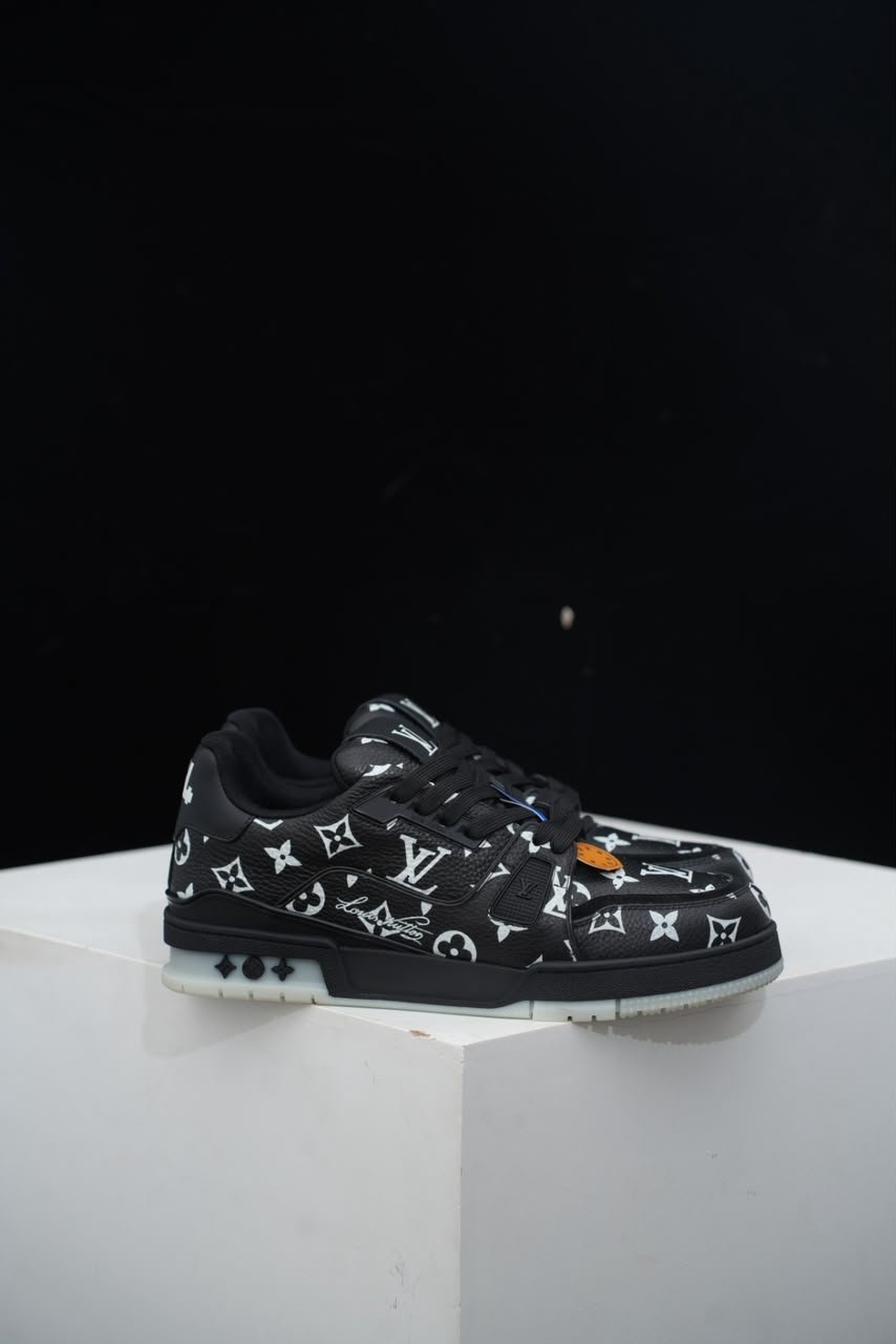 Louis Vuitton Trainer Sneakers Black Calfskin Leather With Monogram 1AKR9M view 3