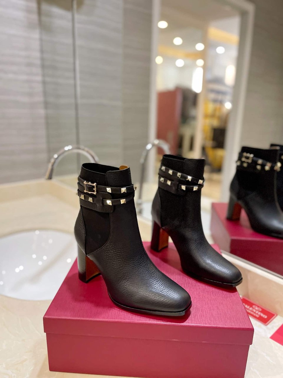 Valentino Garavani Rockstud Grainy Calfskin Ankle Boot Black 3W2S0P62Vce 0No view 11