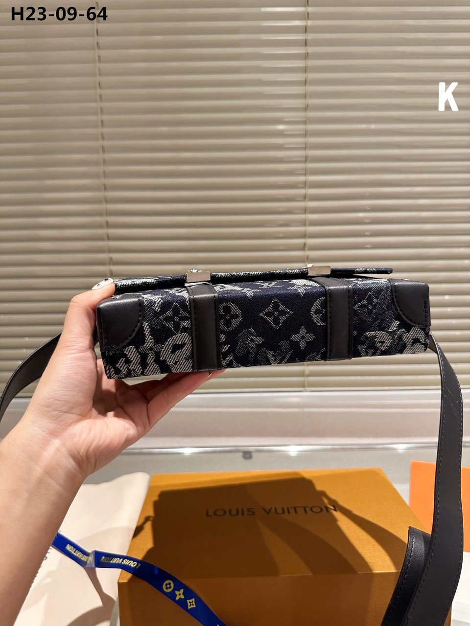 Louis Vuitton Monogram Tapestry Trunk Messenger 24Cm view 7