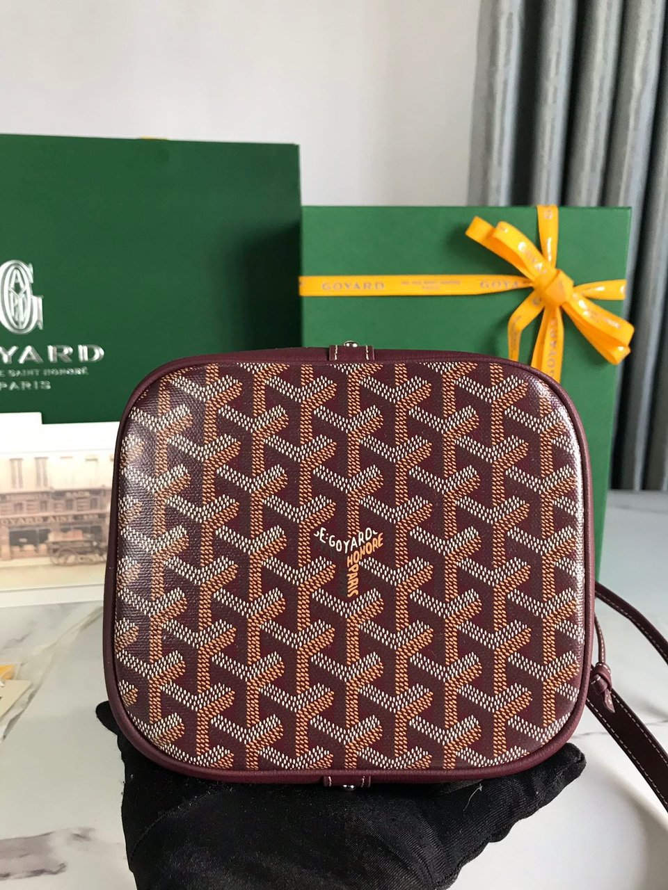 Goyard Petit Flot Bucket Bag 22 Cm Wine Red Goyardine Canvas And Lambskin Trim view 10