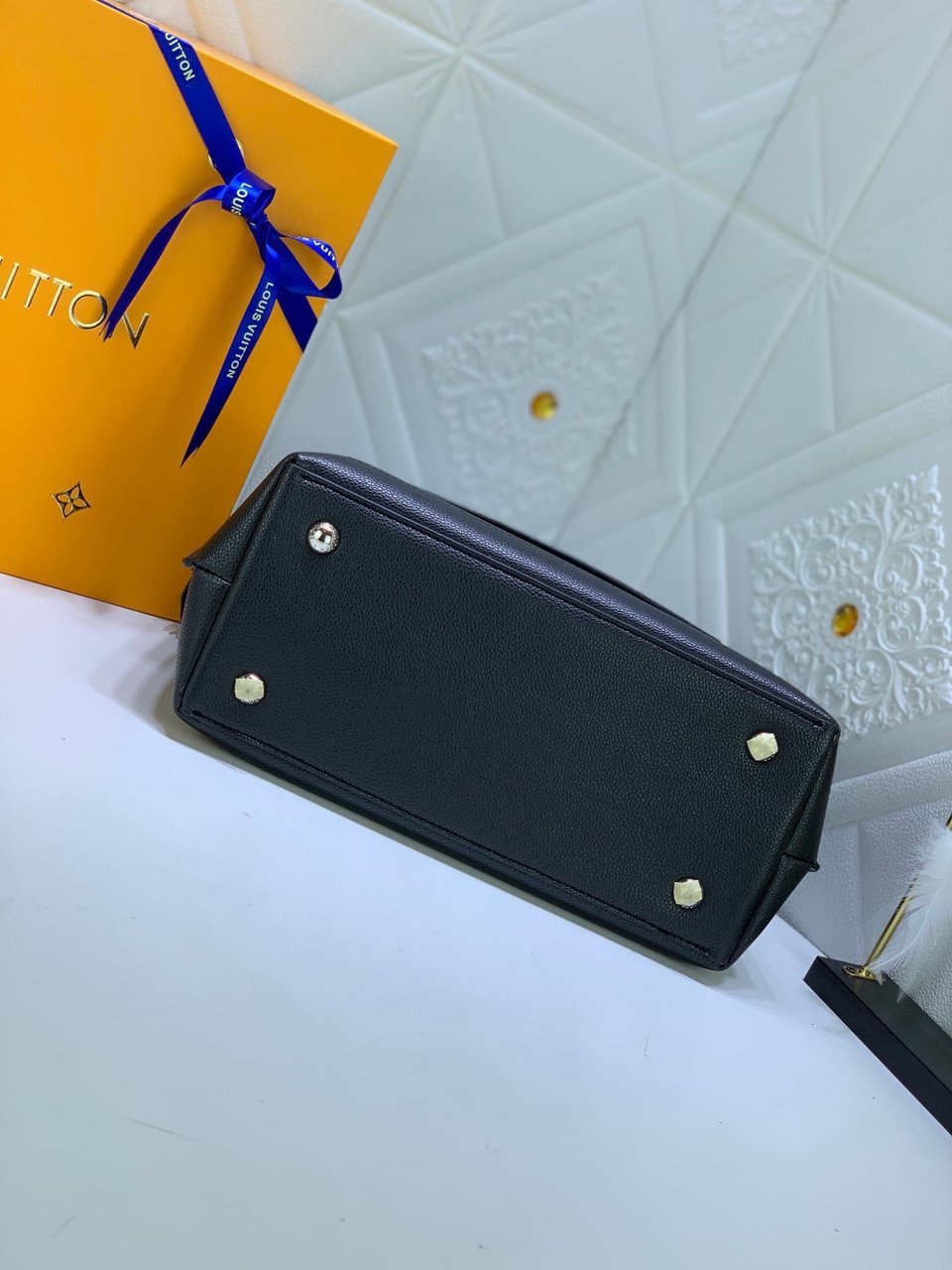Louis Vuitton Lockme Ever Black 46Cm M51395 view 8