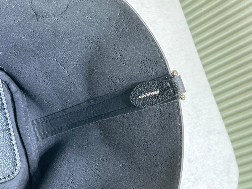 Louis Vuitton Blossom Pm Bag Black 20Cm view 3