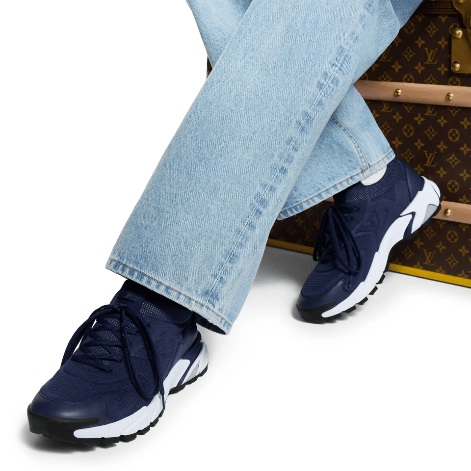 Louis Vuitton LV Runner Tatic Navy Sneaker for Men view 4
