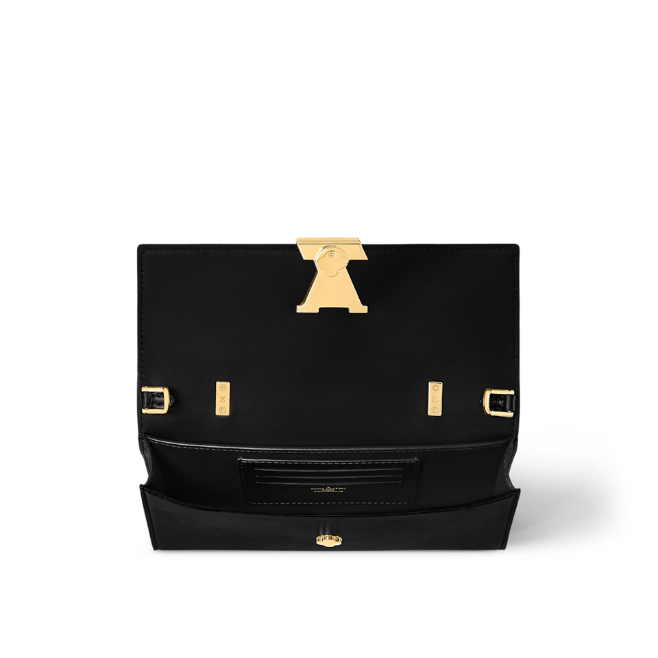 Louis Vuitton On Chain Capucines M12143 view 8