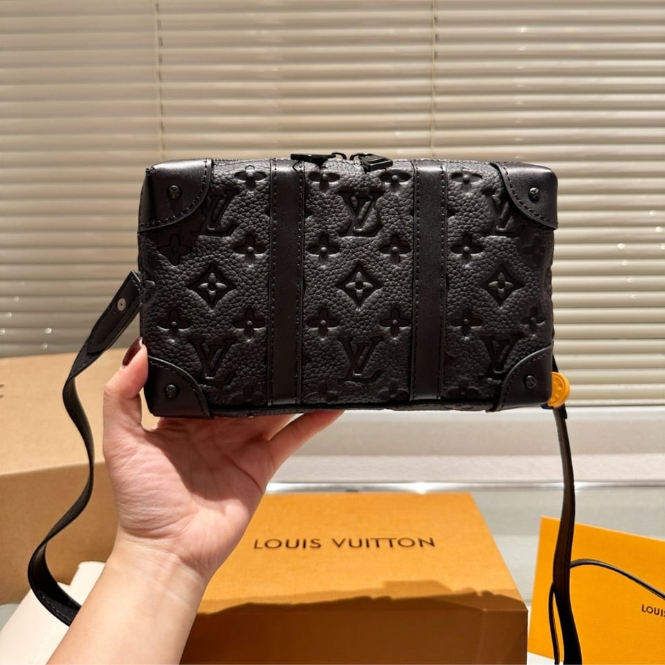 Louis Vuitton Soft Trunk Wallet Monogram Taurillon Leather Black 23Cm M80224 view 3
