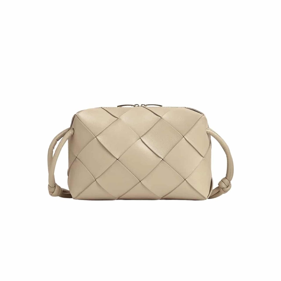 Bottega Veneta Small Camera Bag Mxn 52 400 18Cm view 2