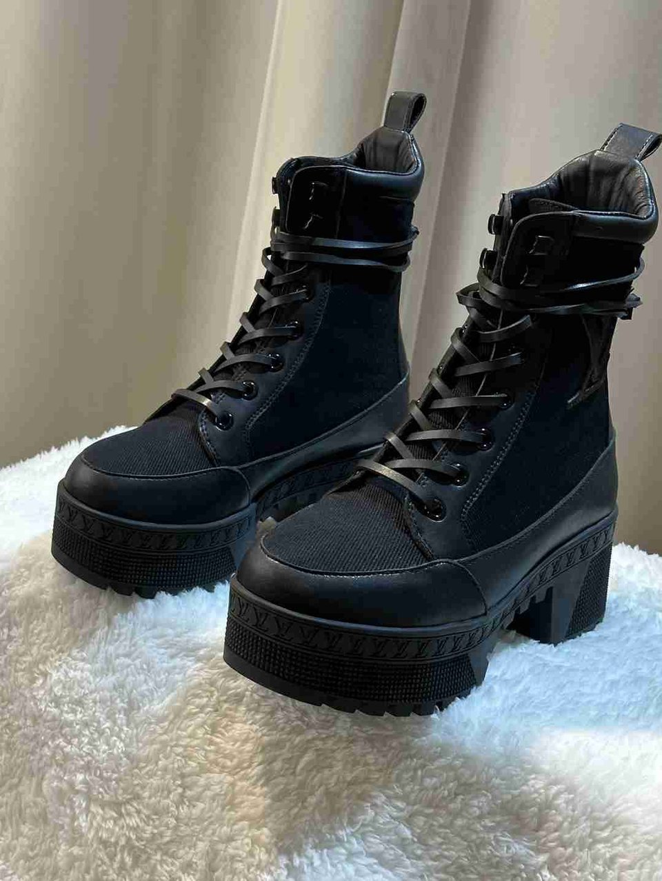 Louis Vuitton Laureate Platform Desert Boot Black 1Ac7Ro view 7