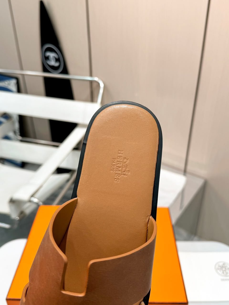 Hermes Izmir Sandal Gold Color Calfskin H041141ZH03390 view 4