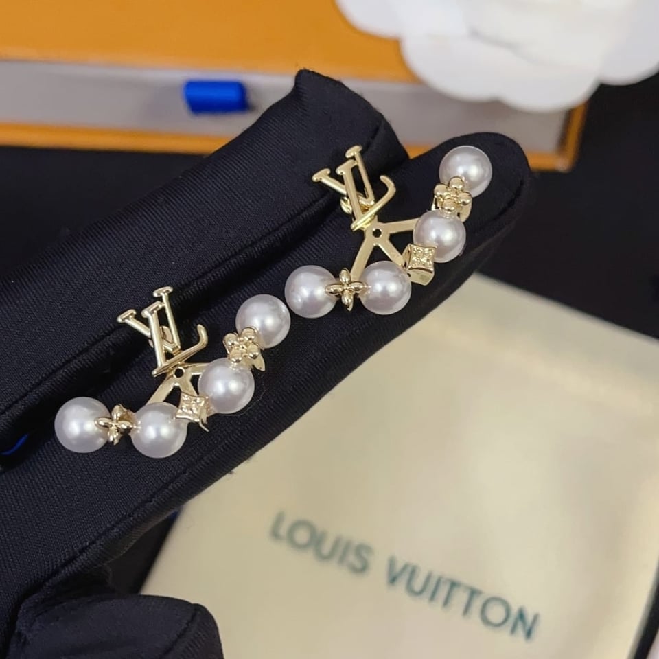 Louis Vuitton Lv Minigram Pearls Earrings view 7