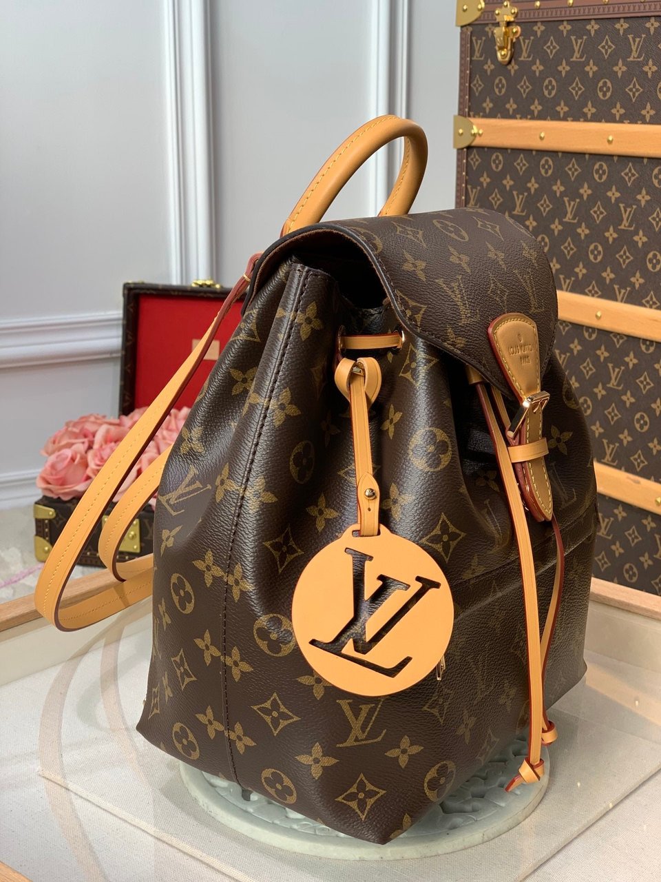 Louis Vuitton Montsouris Pm 27Cm view 10