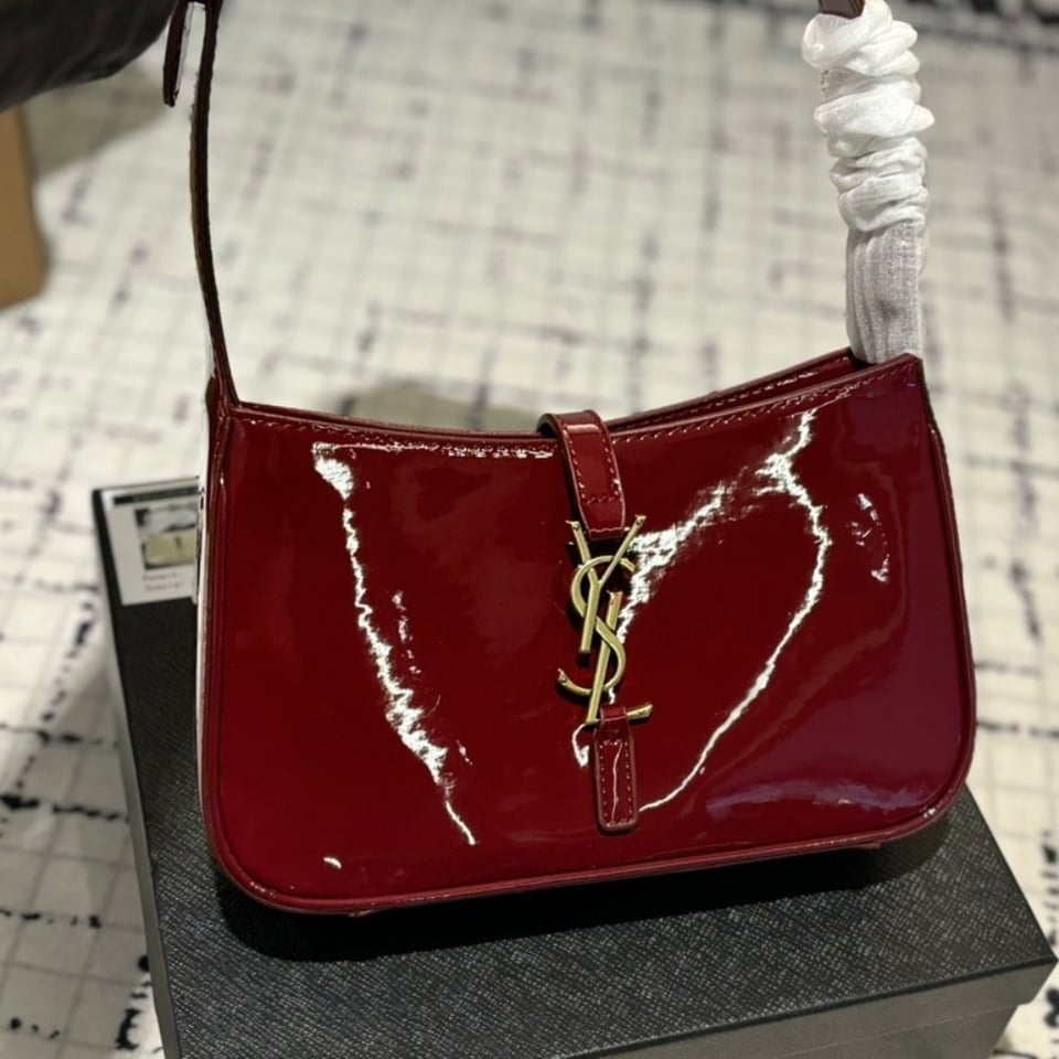 Saint Laurent Le 5 A 7 Patent Hobo Bag In Shiny Leather Wine Red 25Cm view 3