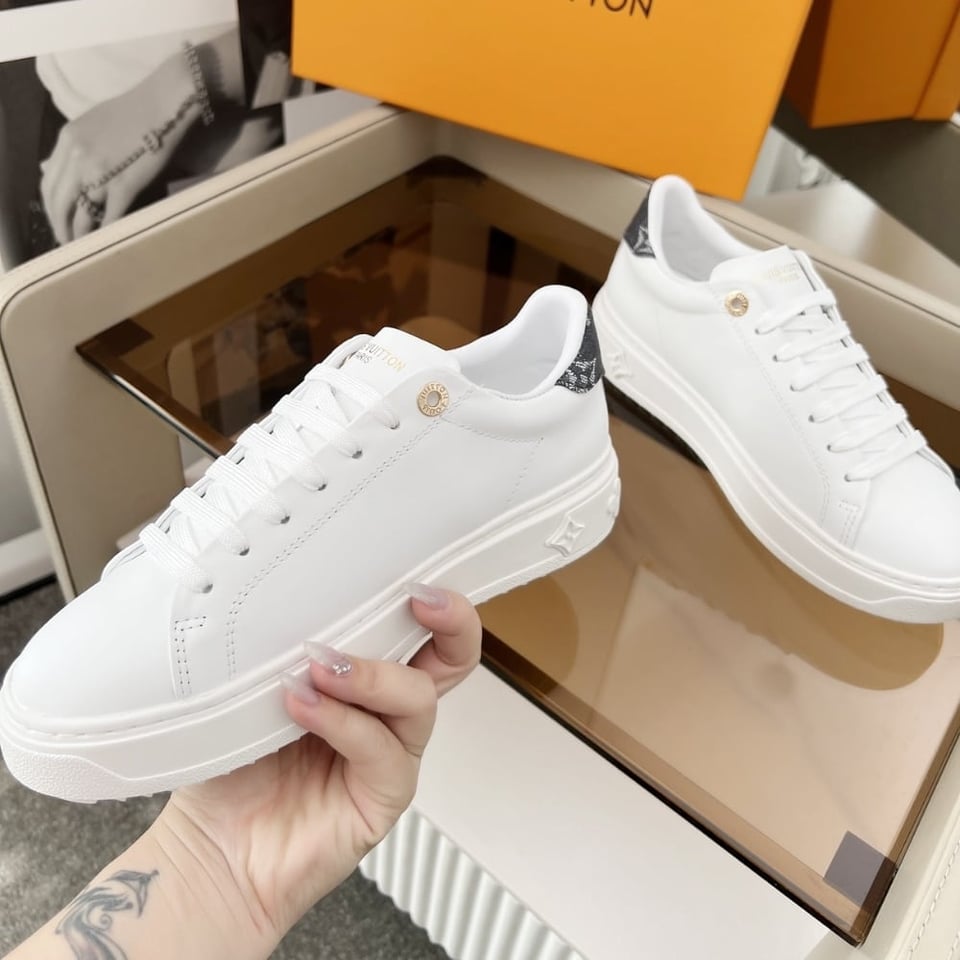 Louis Vuitton Time Out Sneaker Grey 1Aguy4 view 9