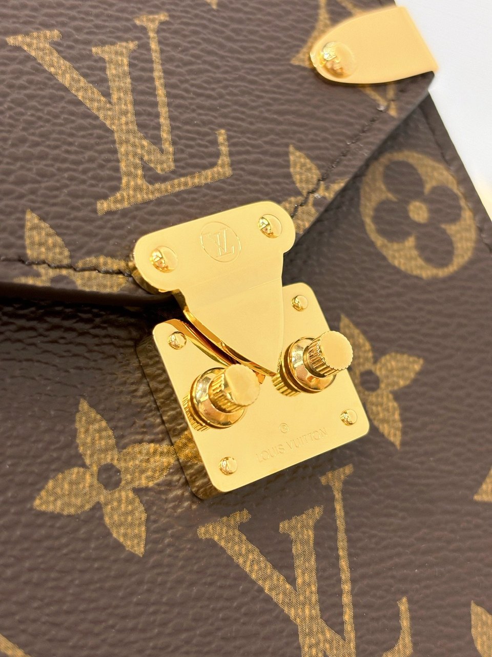 Louis Vuitton LV Phone Pouch Métis Monogram M13572 17.5cm/ 6.9in view 11