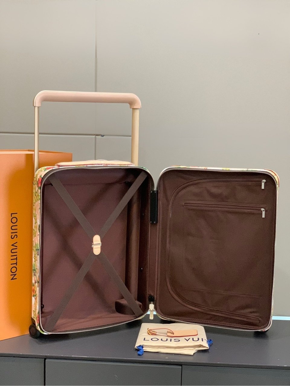 Louis Vuitton Horizon 55 Suitcase Monogram Surfin Coated Canvas Sand 55Cm M24798 view 10