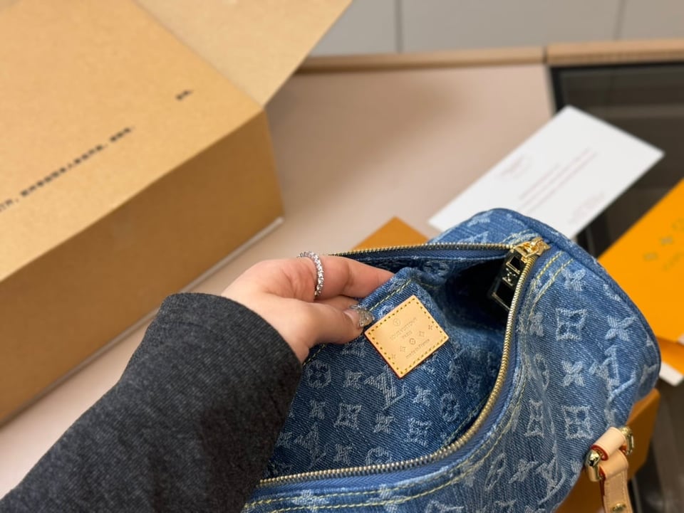 Louis Vuitton Hills Pochette Denim Blue 27Cm M82949 view 8