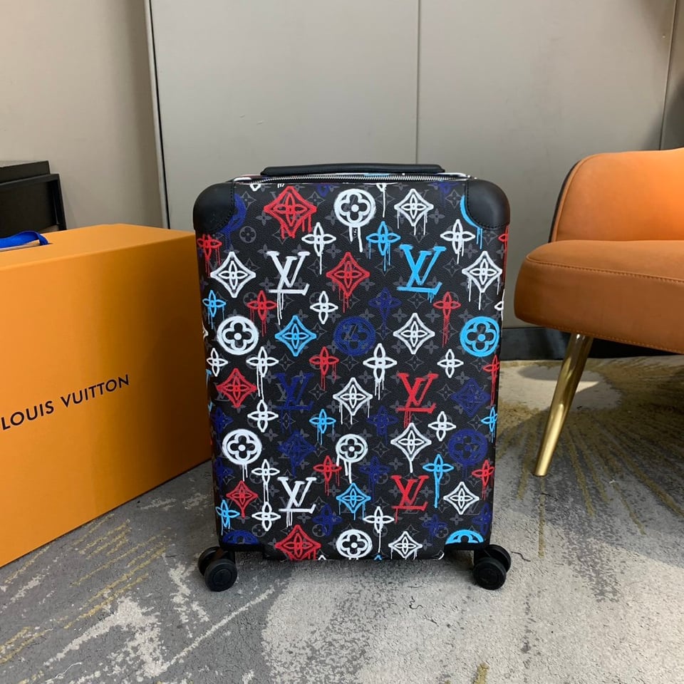 Louis Vuitton Horizon 55 Monogram Eclipse Graffiti Rolling Luggage Multicolor 55cm 1374889 view 4