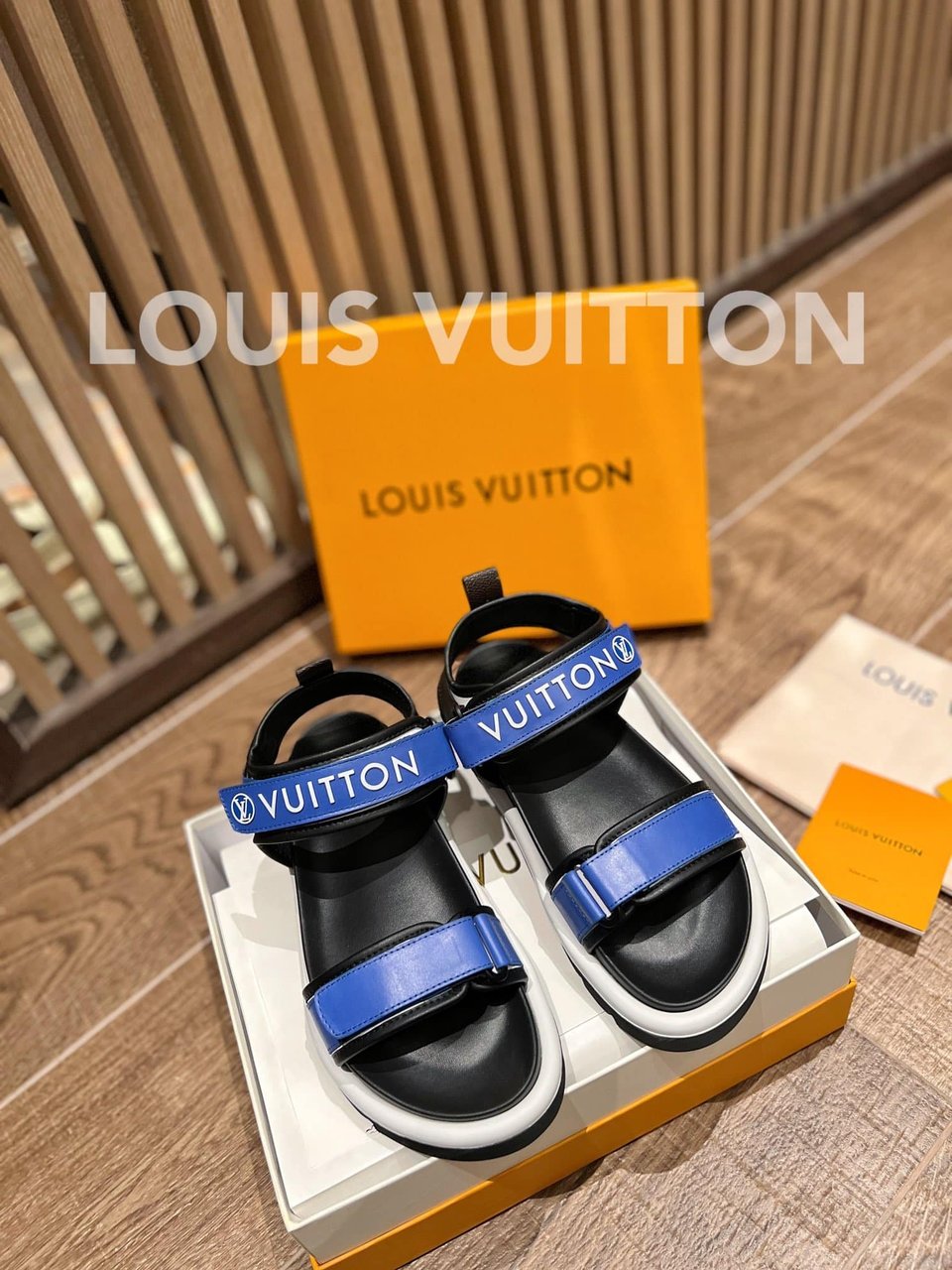 Louis Vuitton Pool Pillow Comfort Sandals Blue 1A9Ocu view 3