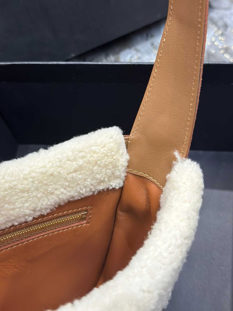 Saint Laurent Le 5 A 7 Hobo Bag In Suede And Shearling view 11