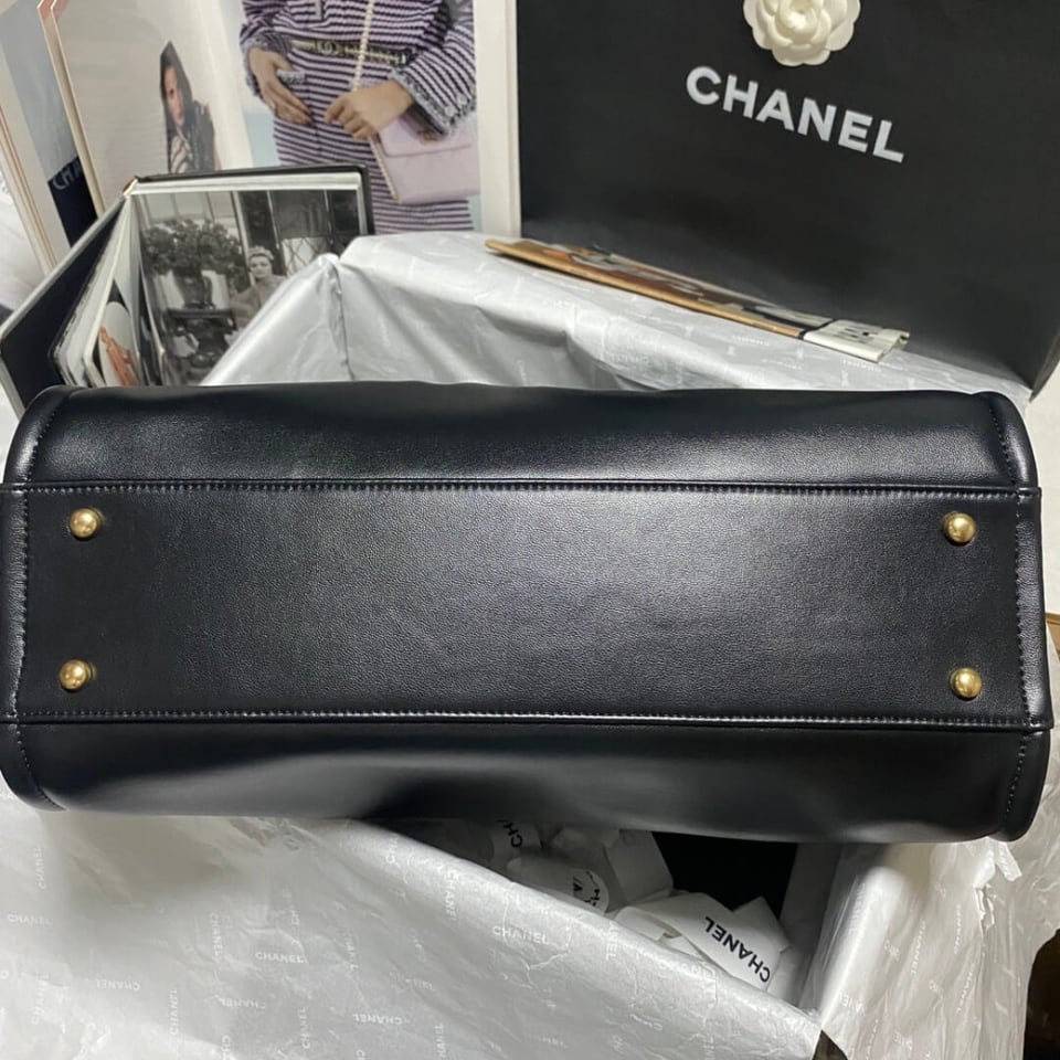 Chanel Deauville Calfskin Small Shopping Bag Black 39cm view 7