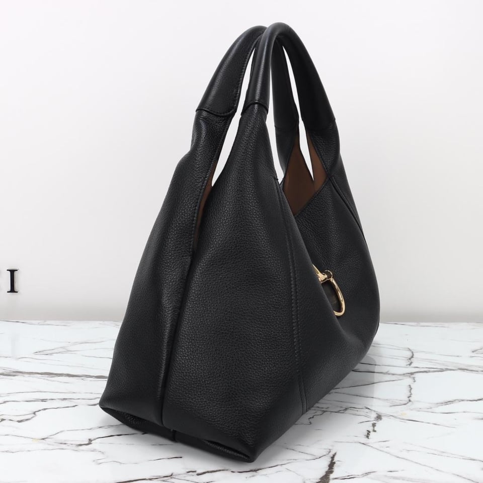Gucci Softbit Maxi Shoulder Bag 46cm/18in view 9